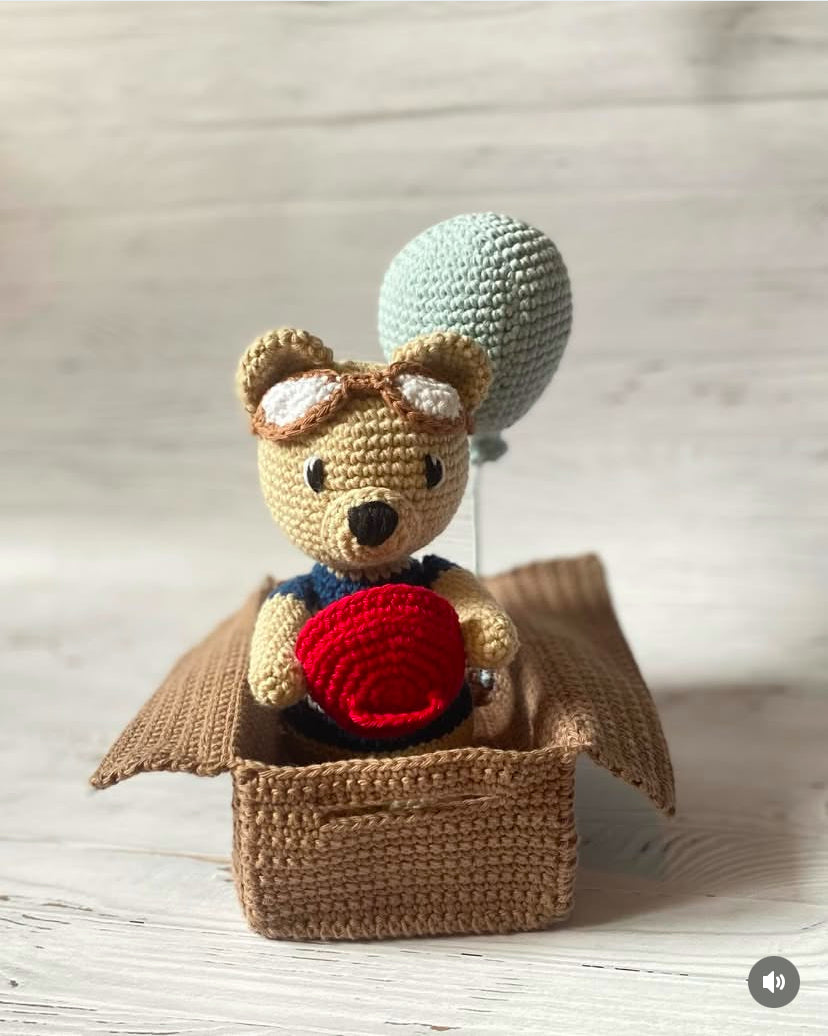 Gaspard joue à l’aviateur