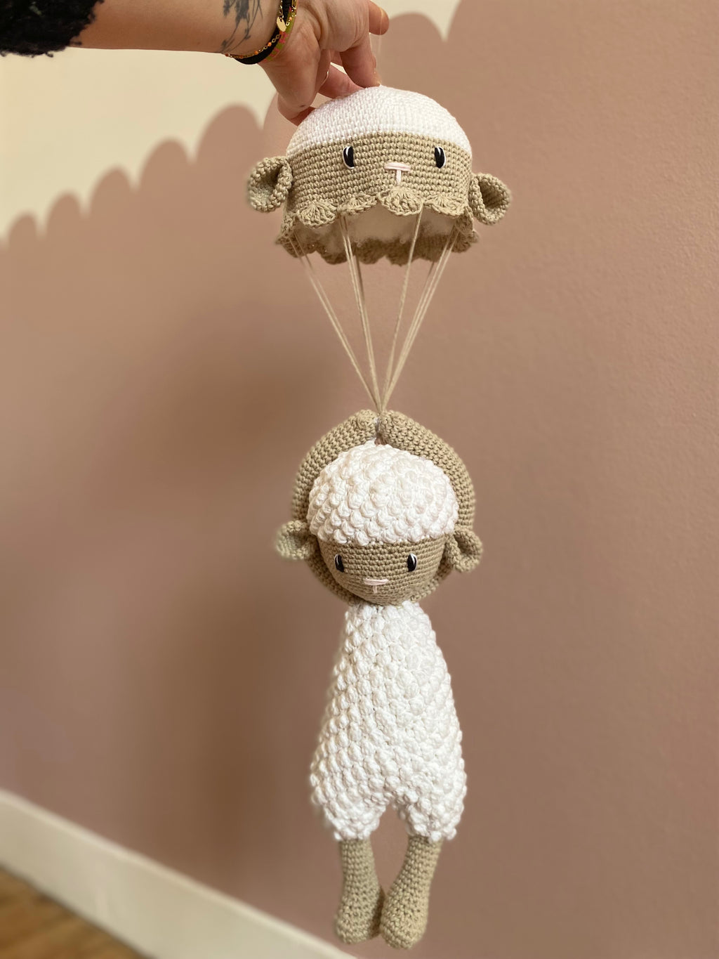 Barnabé saute en parachute